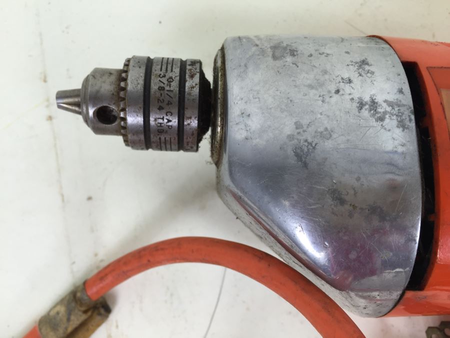 Black & Decker Electric Hand Drill U-207 Deluxe Variable Speed Drill [Photo 3]