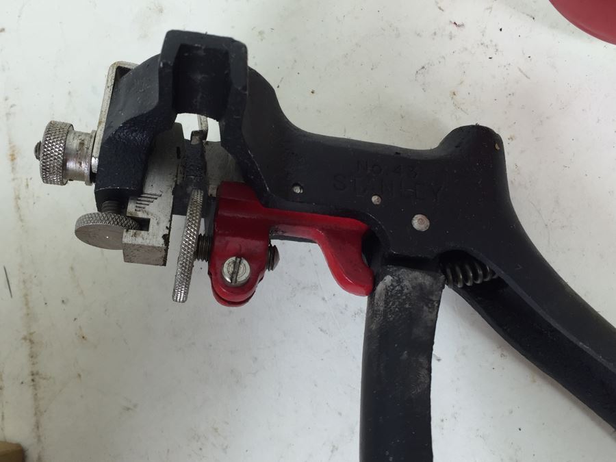 Stanley Pistol Grip Saw Set With Manual [Photo 2]