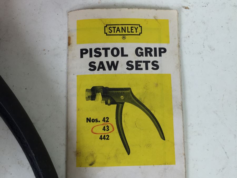 Stanley Pistol Grip Saw Set With Manual [Photo 3]