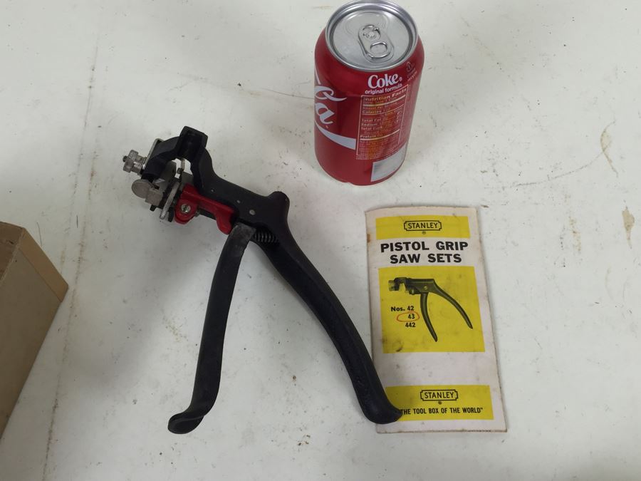 Stanley Pistol Grip Saw Set With Manual [Photo 1]