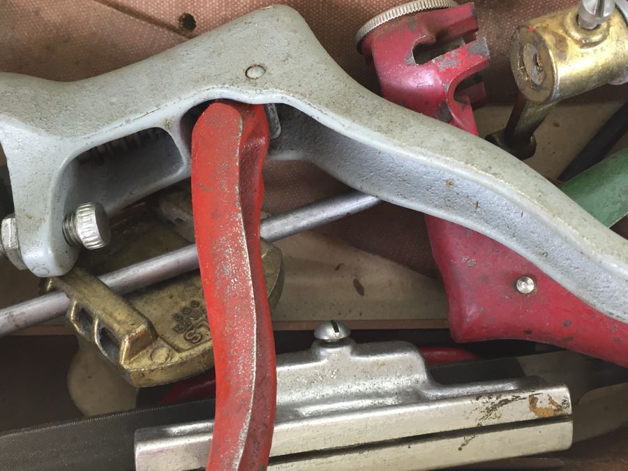 Pistol Grip Saw Set And Various Tools [Photo 3]