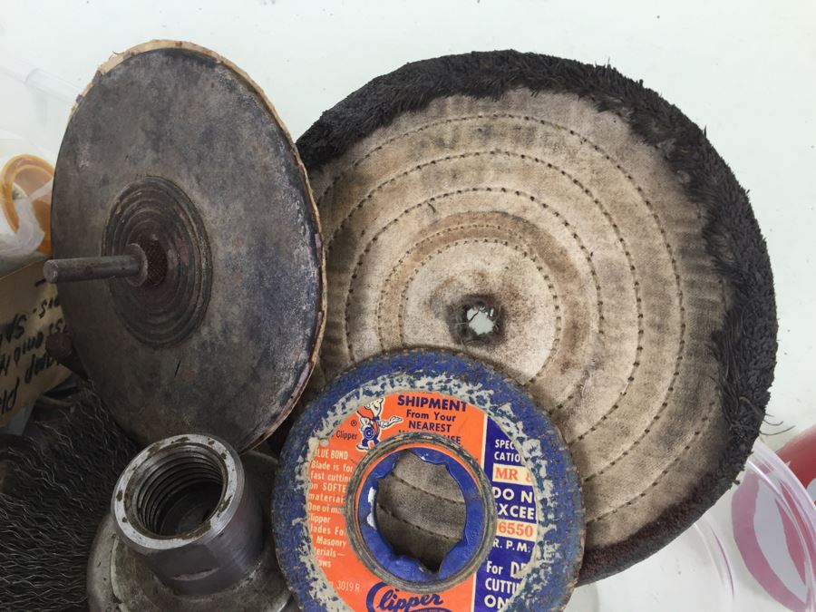 Lot Of Grinding And Buffing Wheels [Photo 3]