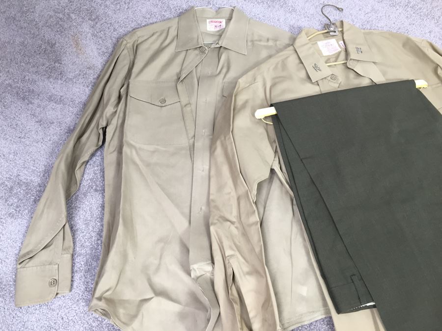 U.S.M.C. Colonel Military Uniforms And Ribbons [Photo 14]