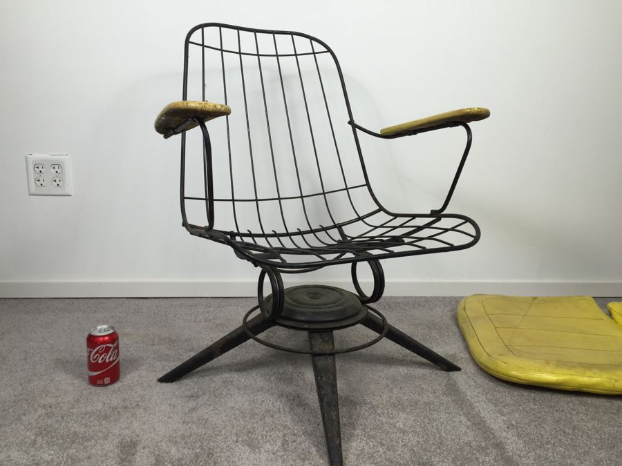 Mid-Century Modern Homecrest Furniture Metal Wire Swivel Rocker Armchair Bottemiller With Banana Yellow Cushions [Photo 16]