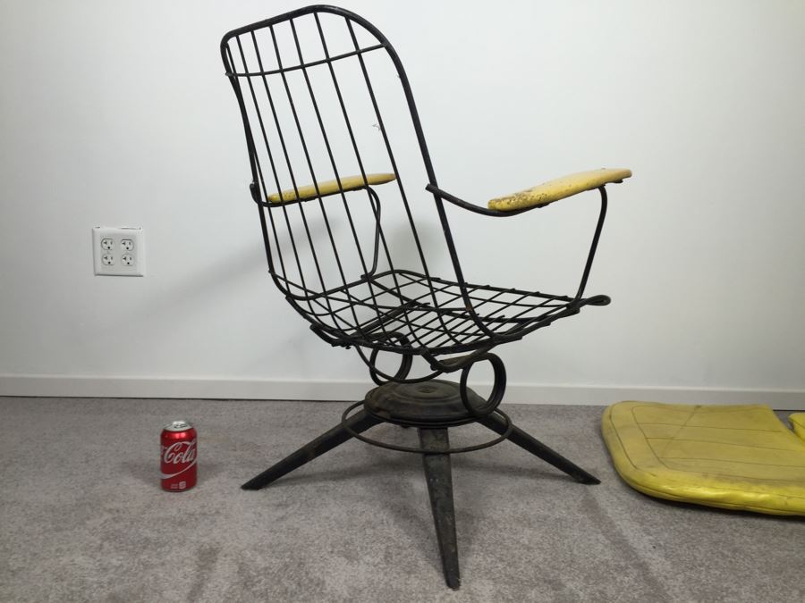 Mid-Century Modern Homecrest Furniture Metal Wire Swivel Rocker Armchair Bottemiller With Banana Yellow Cushions [Photo 14]