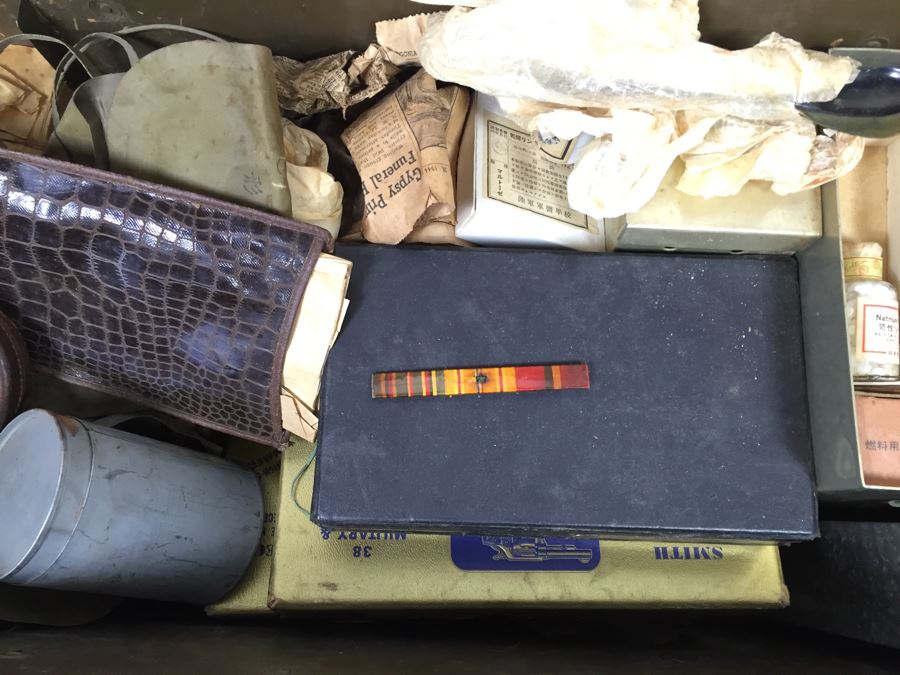 Historical World War II Military Medical Trunk With Japanese Writing Filled With Medical Supplies And Accessories Including Japanese Drugs [Photo 19]