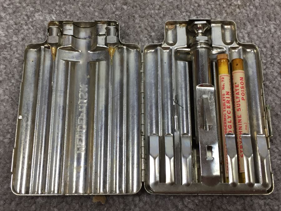 Historical World War II Military Medical Trunk With Japanese Writing Filled With Medical Supplies And Accessories Including Japanese Drugs [Photo 106]