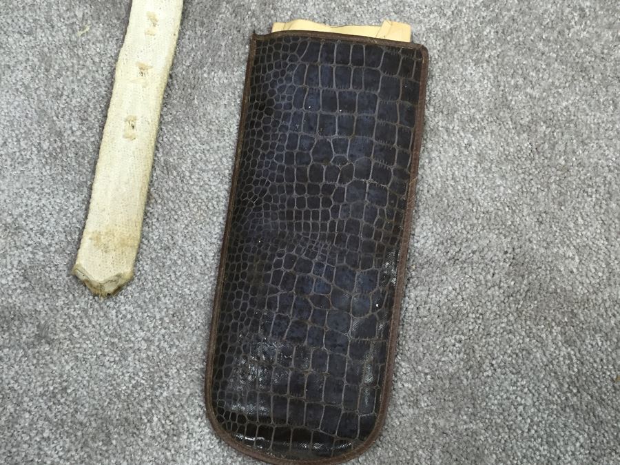 Historical World War II Military Medical Trunk With Japanese Writing Filled With Medical Supplies And Accessories Including Japanese Drugs [Photo 32]