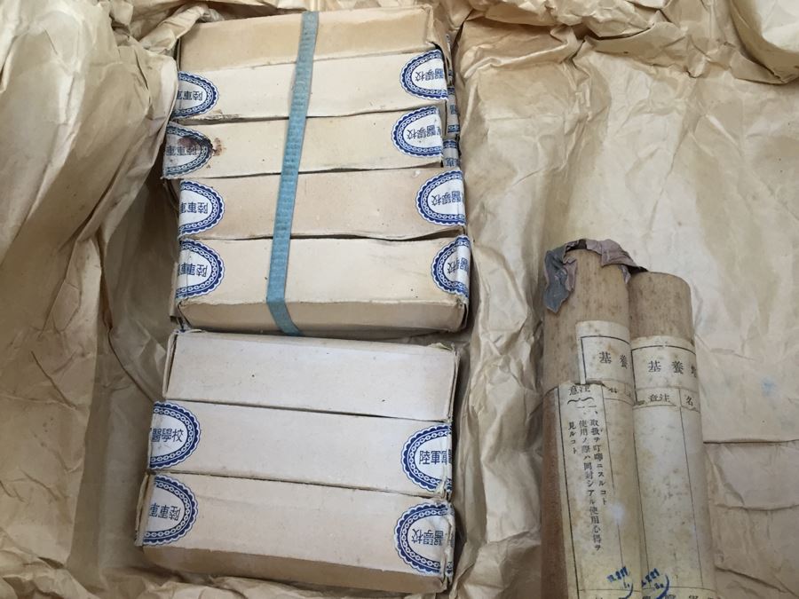 Historical World War II Military Medical Trunk With Japanese Writing Filled With Medical Supplies And Accessories Including Japanese Drugs [Photo 22]