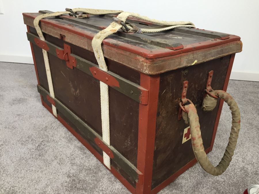 Historical World War II Military Medical Trunk With Japanese Writing Filled With Medical Supplies And Accessories Including Japanese Drugs [Photo 6]