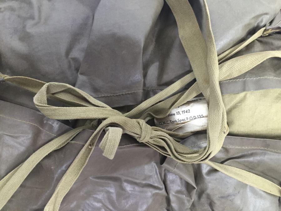 World War II Military Sleeping Bag [Photo 4]