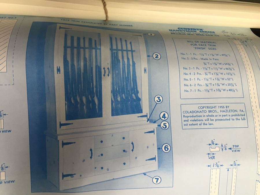 Vintage USMC Military Foot Locker Trunk Filled With Period Military Clothes And Other Items [Photo 17]