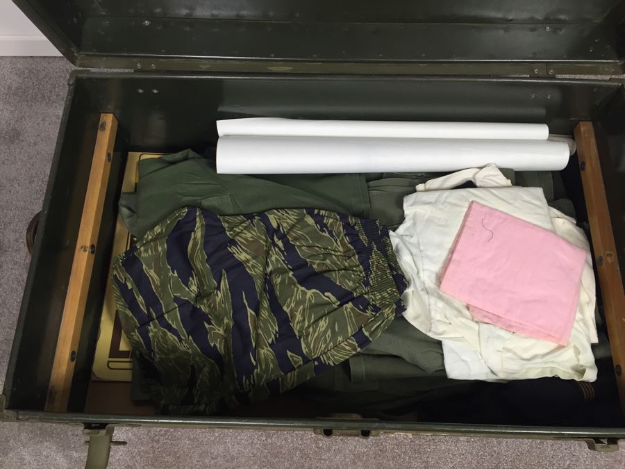 Vintage USMC Military Foot Locker Trunk Filled With Period Military Clothes And Other Items [Photo 3]