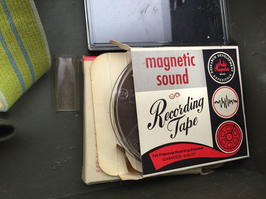 Vintage 1949 Doehler Metal Products Corp New York USMC Military Foot Locker Trunk Filled With Military Clothes And Other Items [Photo 23]