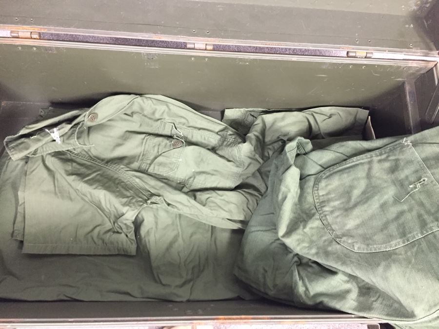 Vintage 1949 Doehler Metal Products Corp New York USMC Military Foot Locker Trunk Filled With Military Clothes And Other Items [Photo 40]