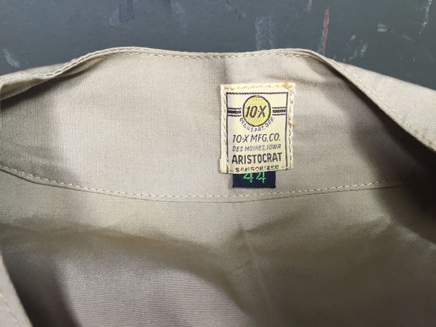 Vintage 1949 Doehler Metal Products Corp New York USMC Military Foot Locker Trunk Filled With Military Clothes And Other Items [Photo 30]