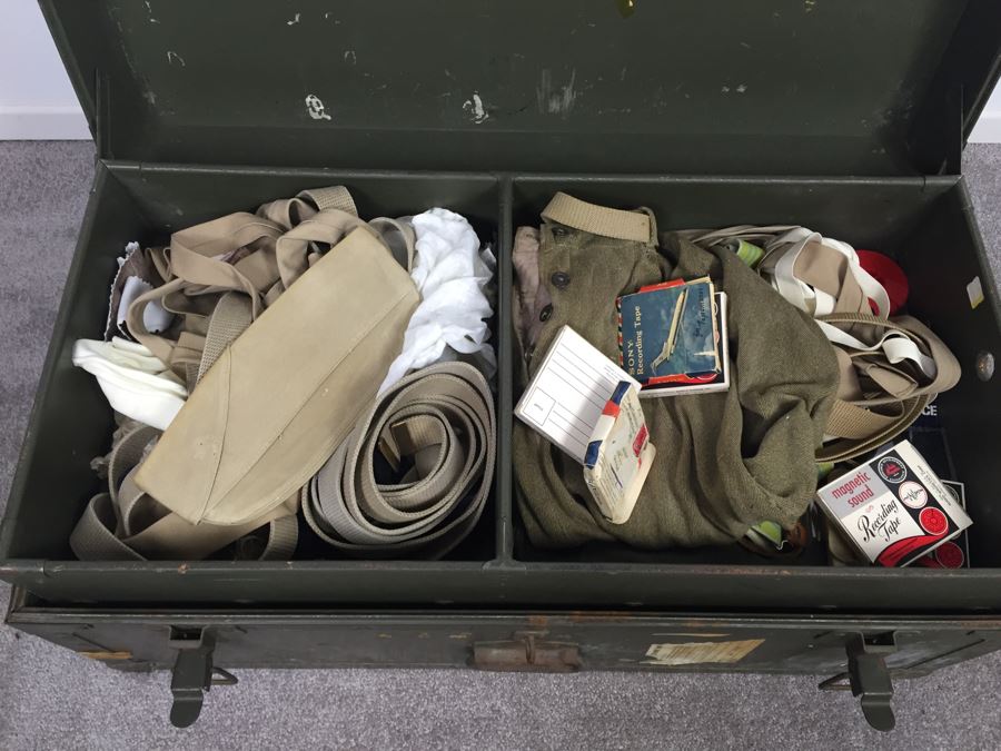 Vintage 1949 Doehler Metal Products Corp New York USMC Military Foot Locker Trunk Filled With Military Clothes And Other Items [Photo 13]