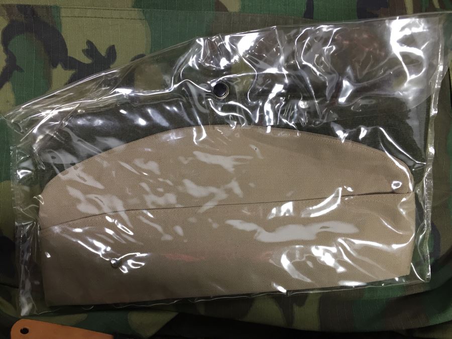 Vintage 1949 Doehler Metal Products Corp New York USMC Military Foot Locker Trunk Filled With Military Clothes And Other Items [Photo 34]