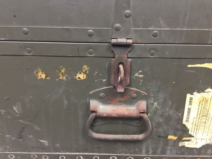 Vintage 1949 Doehler Metal Products Corp New York USMC Military Foot Locker Trunk Filled With Military Clothes And Other Items [Photo 5]