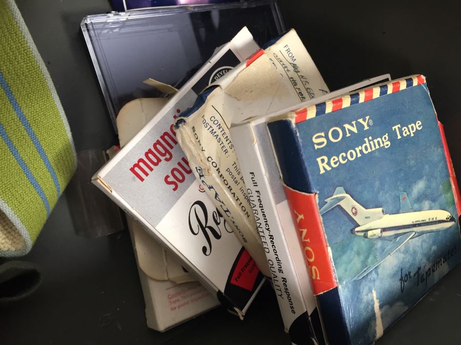 Vintage 1949 Doehler Metal Products Corp New York USMC Military Foot Locker Trunk Filled With Military Clothes And Other Items [Photo 22]