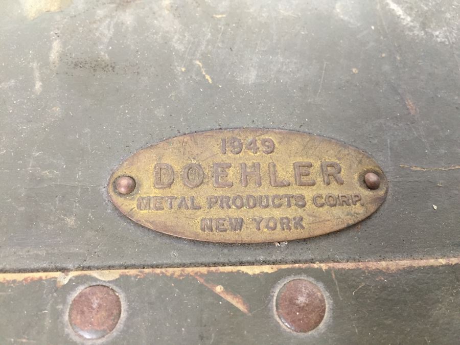 Vintage 1949 Doehler Metal Products Corp New York USMC Military Foot Locker Trunk Filled With Military Clothes And Other Items [Photo 3]