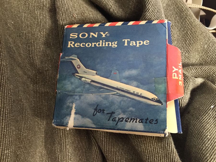 Vintage 1949 Doehler Metal Products Corp New York USMC Military Foot Locker Trunk Filled With Military Clothes And Other Items [Photo 16]