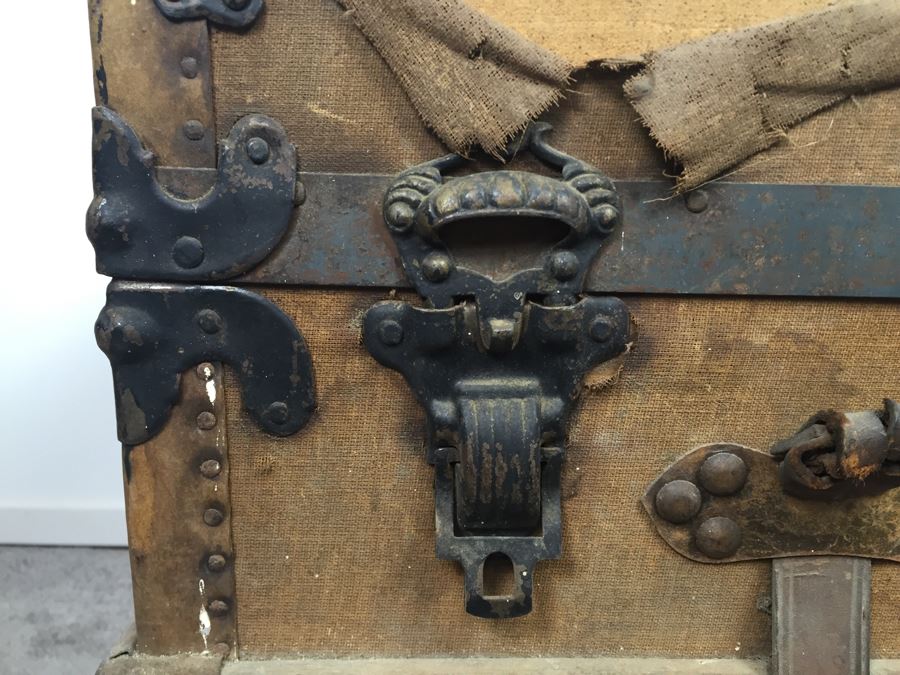 Vintage Steamer Trunk [Photo 7]