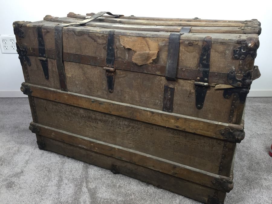 Vintage Steamer Trunk [Photo 12]