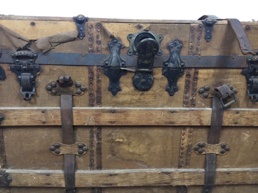 Vintage Steamer Trunk [Photo 5]