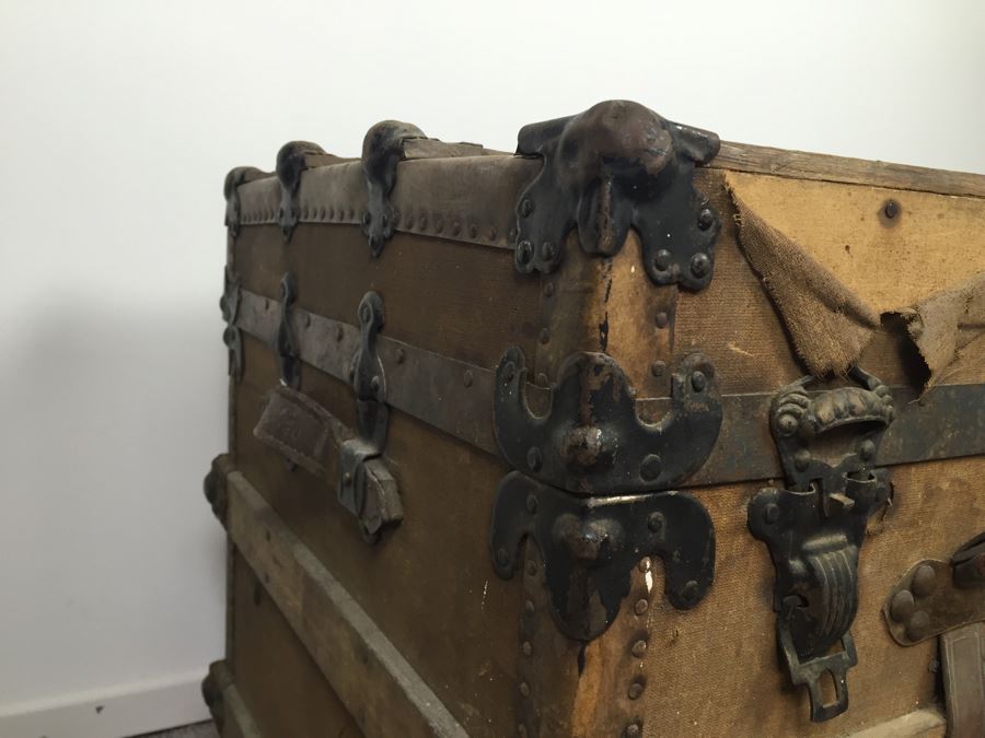 Vintage Steamer Trunk [Photo 9]