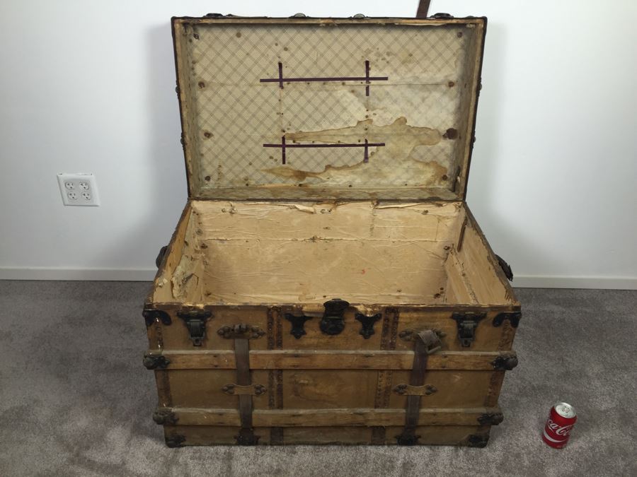 Vintage Steamer Trunk [Photo 13]