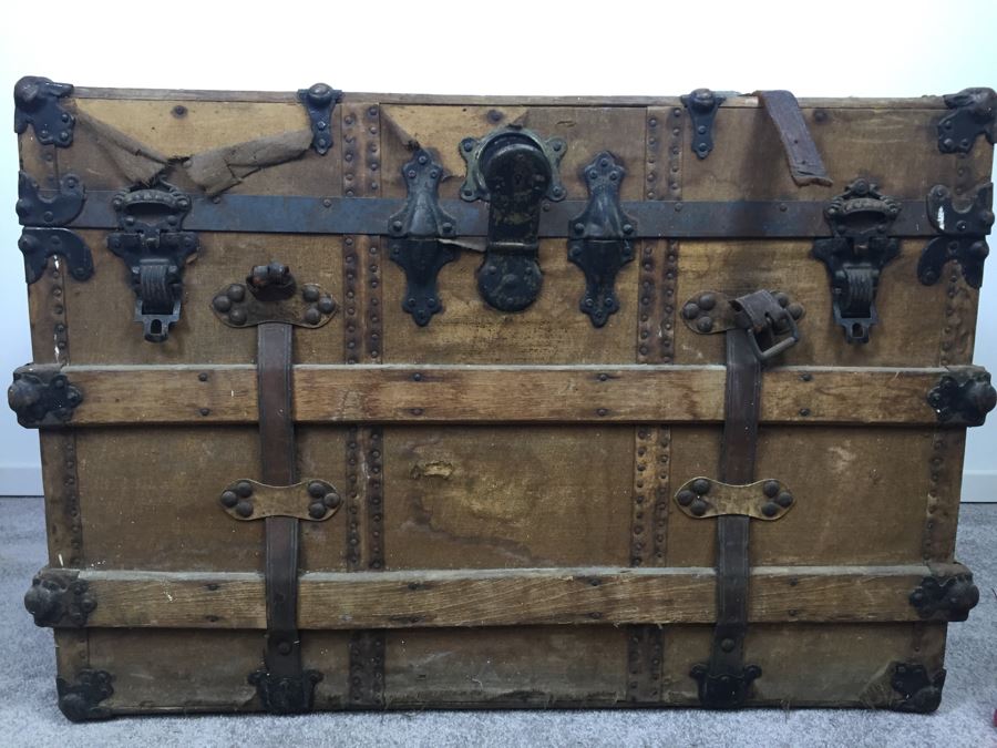 Vintage Steamer Trunk [Photo 4]