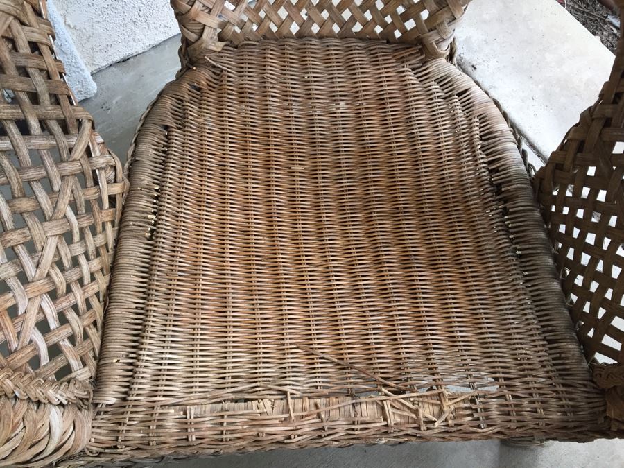Woven Wicker Armchair With Side Table [Photo 11]