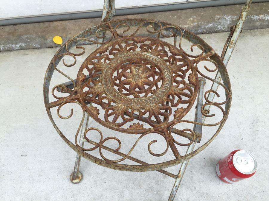 Vintage Folding Metal Chair [Photo 2]