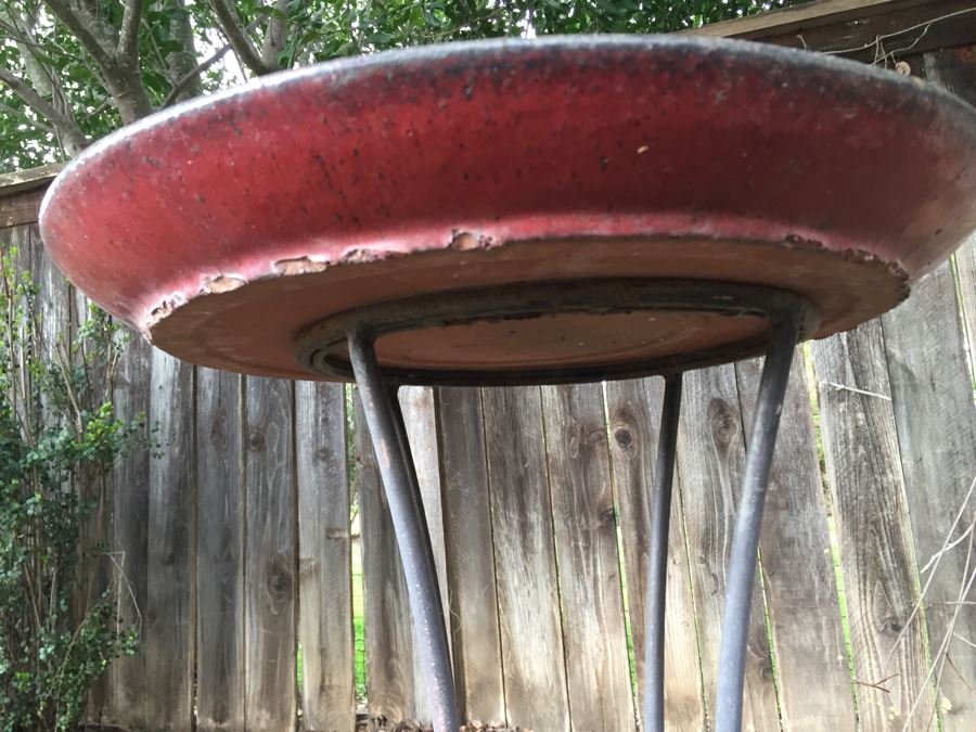 Bird Bath With Metal Stand And Pottery Bowl [Photo 6]