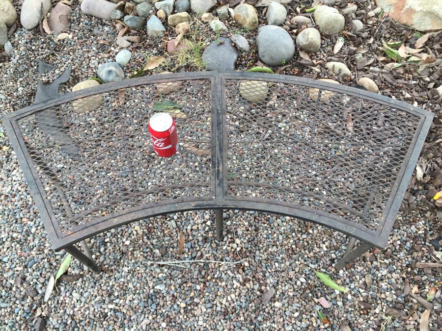 Outdoor Metal Curved Bench [Photo 3]