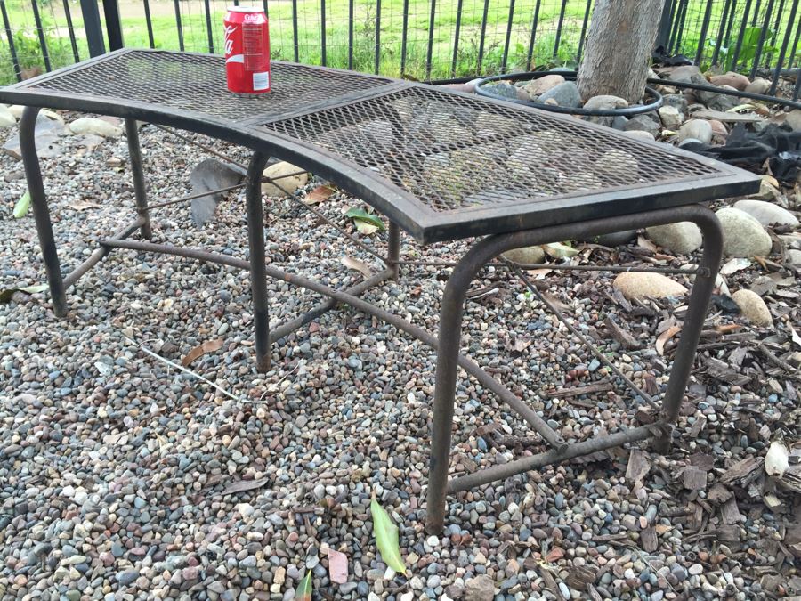 Outdoor Metal Curved Bench [Photo 4]