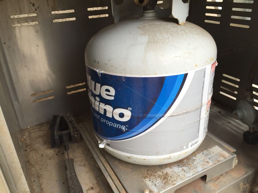 Large Jenn-Air Outdoor Grill - May Need Servicing Not Tested [Photo 11]