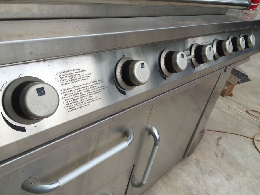 Large Jenn-Air Outdoor Grill - May Need Servicing Not Tested [Photo 5]