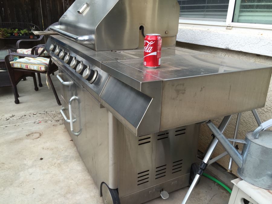 Large Jenn-Air Outdoor Grill - May Need Servicing Not Tested [Photo 12]