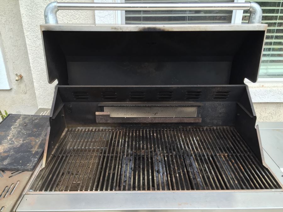 Large Jenn-Air Outdoor Grill - May Need Servicing Not Tested [Photo 13]