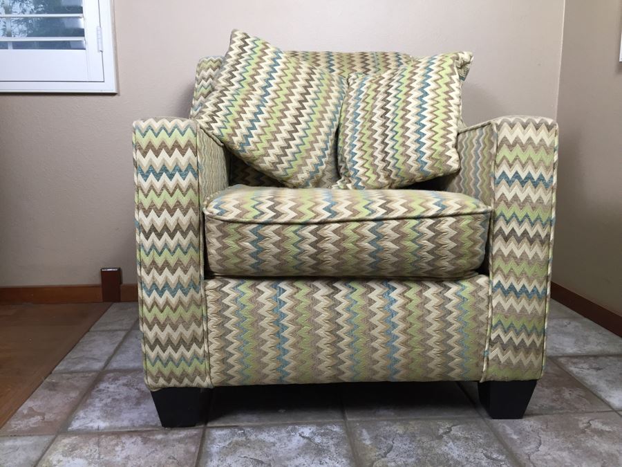 Upholstered Armchair [Photo 7]