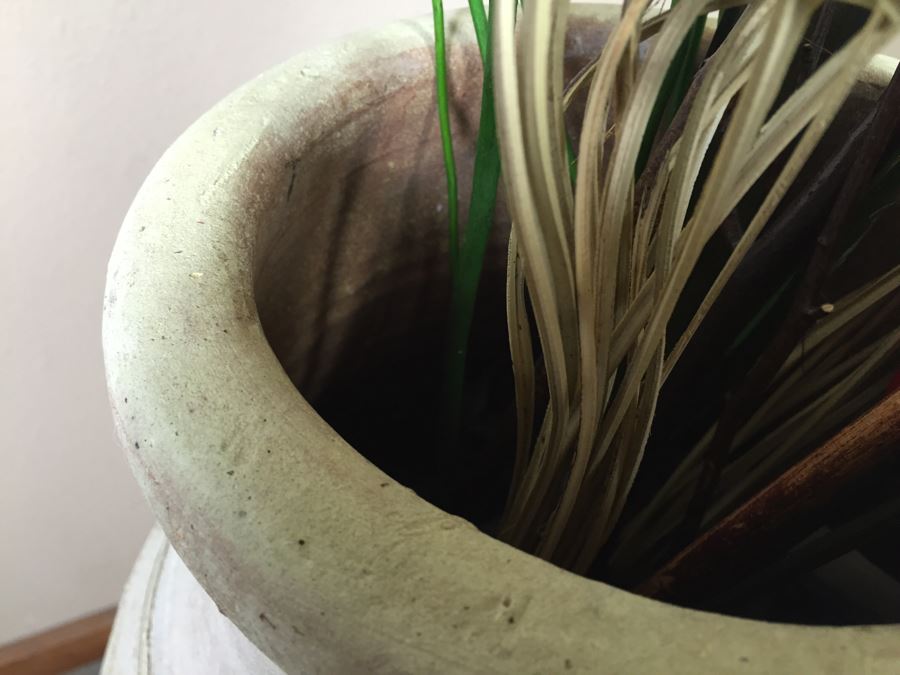 Large Pot And Plant Stand [Photo 6]