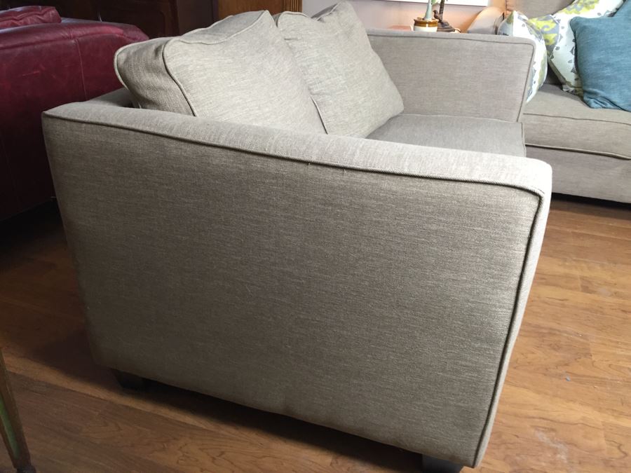 Light Gray Loveseat Matches Sofa [Photo 6]