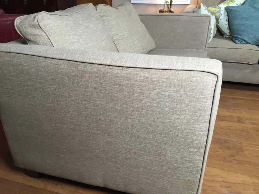 Light Gray Loveseat Matches Sofa [Photo 8]