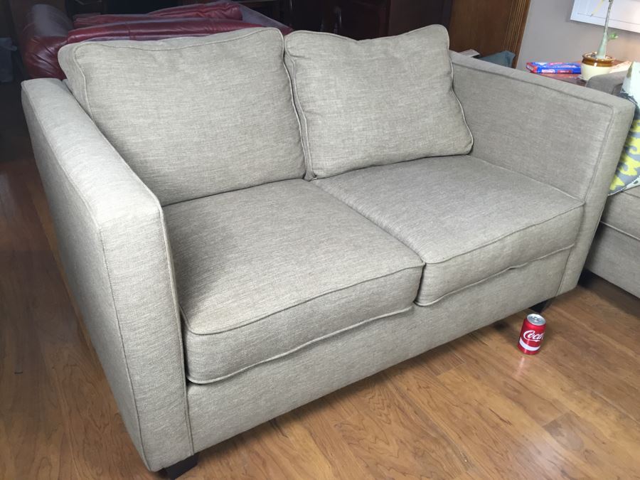 Light Gray Loveseat Matches Sofa [Photo 2]