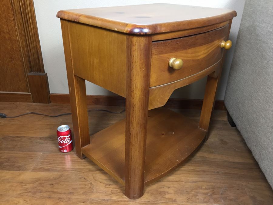 Stanley Furniture Wooden Side Table [Photo 2]