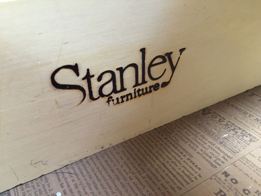 Stanley Furniture Wooden Side Table [Photo 3]