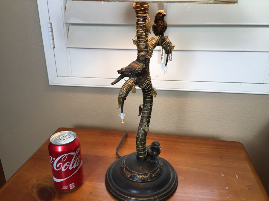 Contemporary Metal Bird Motif Lamp [Photo 2]