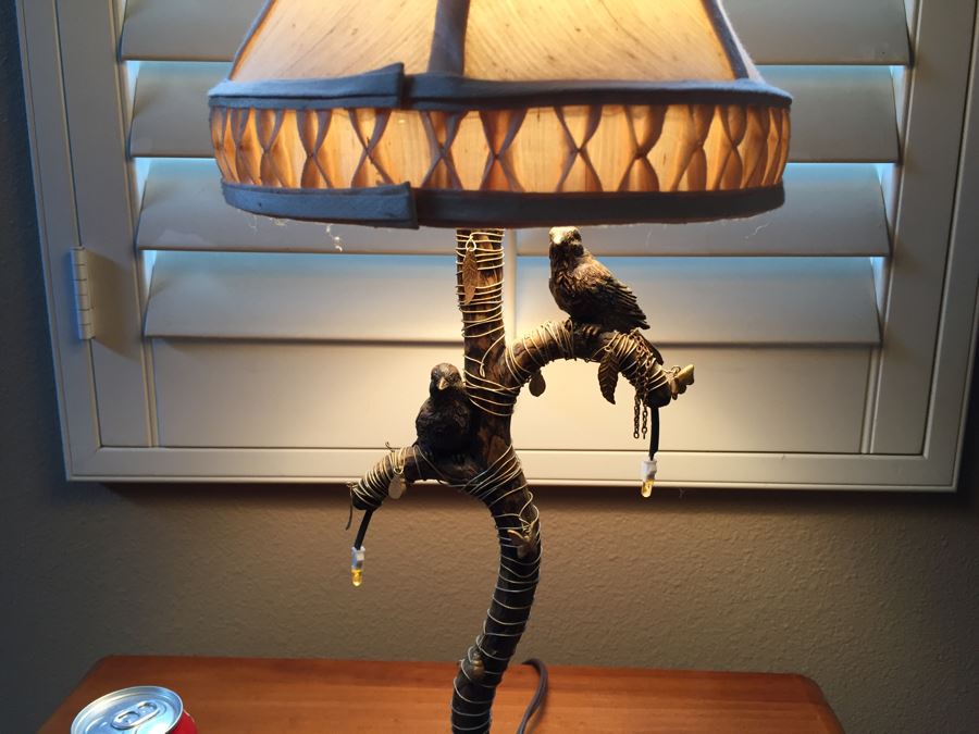 Contemporary Metal Bird Motif Lamp [Photo 3]